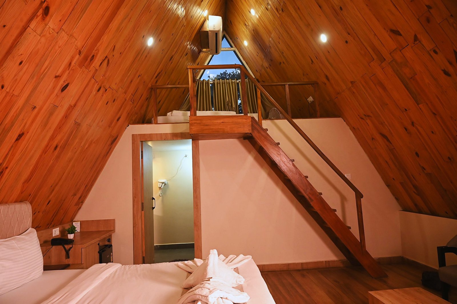 Comfort Four Bed Cottage Room